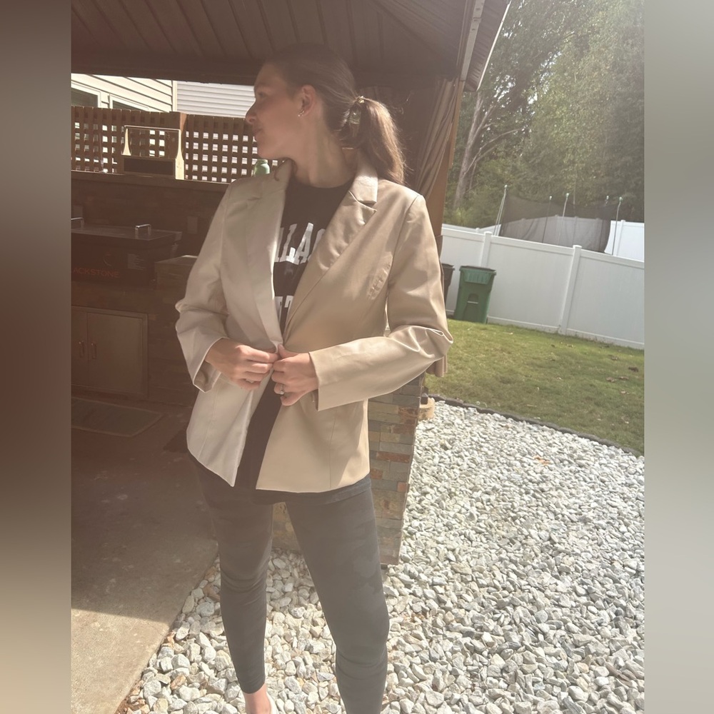 NWT Elegant Beige Women's Blazer by Ivy and Leo